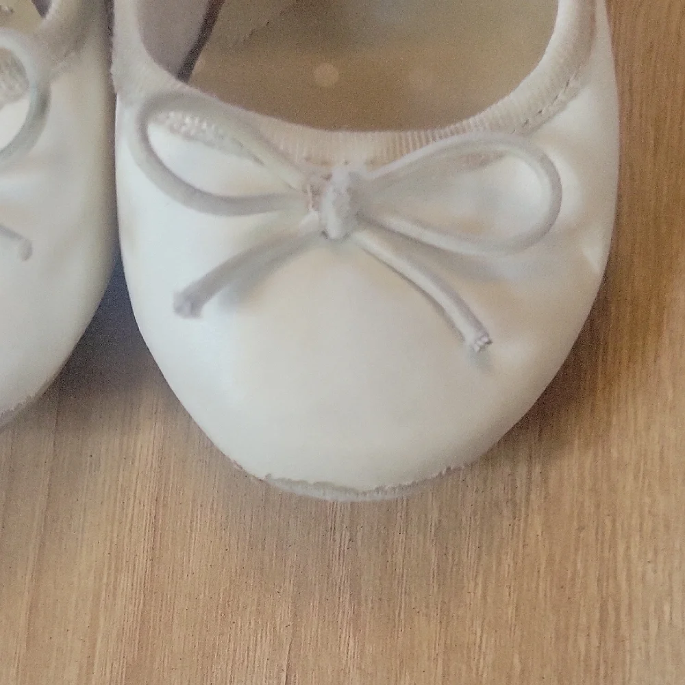 Cat & Jack Cream Ballet Flats with Bow